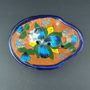 Shell Shaped Clay Soap Dish Feet Drain Holes Handmade Mexico 6 x 4.75 x 1.5 in